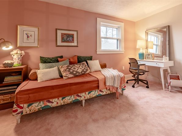 Additional property image - 301 S Winnetka Ave, Dallas, TX 75208