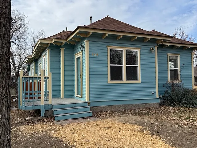 129 S Maple St — Photo 2