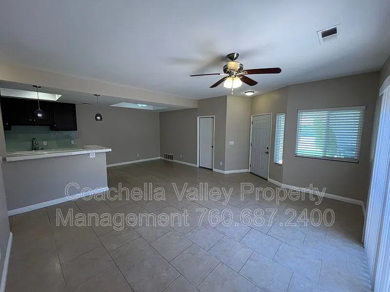 3 bed, 2.0 bath, 1184 sqft, $2,345 — Photo 1