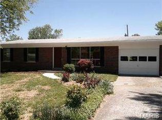 620 S Pam Ave, Saint Charles, MO 63301