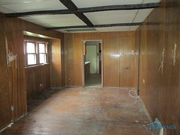 3rd image of 1501 Milroy St