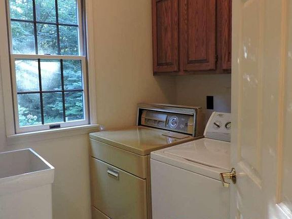 5th image of 4505 Deer Creek Dr