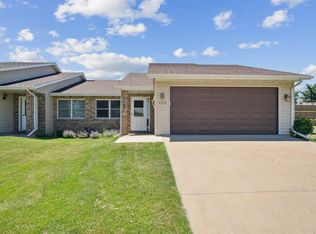 2257 Crown Point Rd, Dubuque, IA 52002