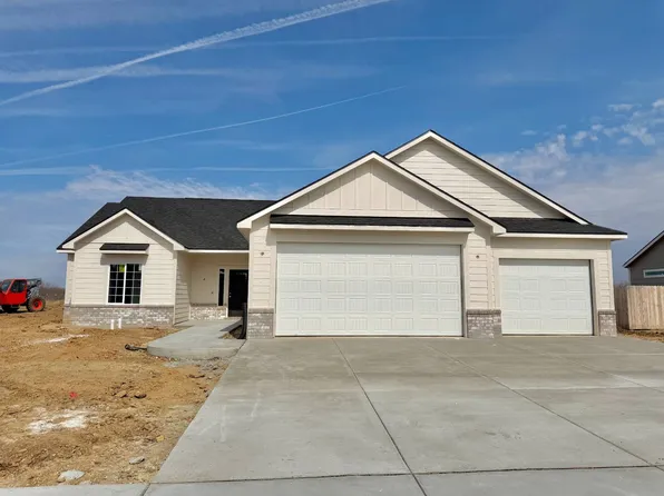 9979 Jasmine Dr, Manhattan, KS 66502