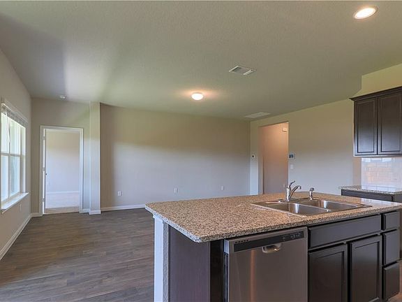 2nd image of 208 Marimoor Dr