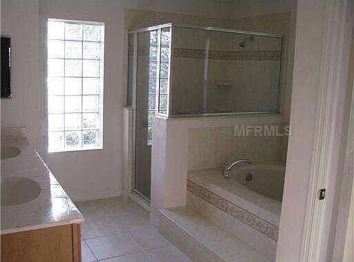 5th image of 36800 Alaqua Ct