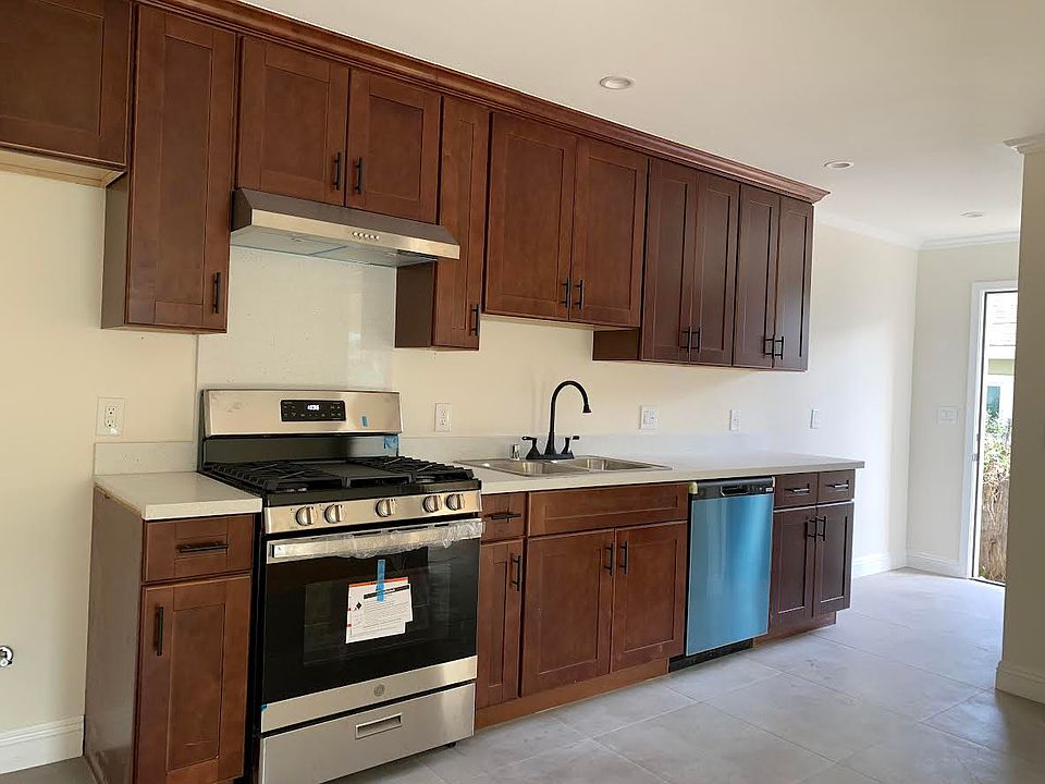 1st image of 522 Scott Ave #1