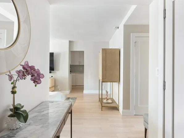 196 East 75th Street image 7 of 12