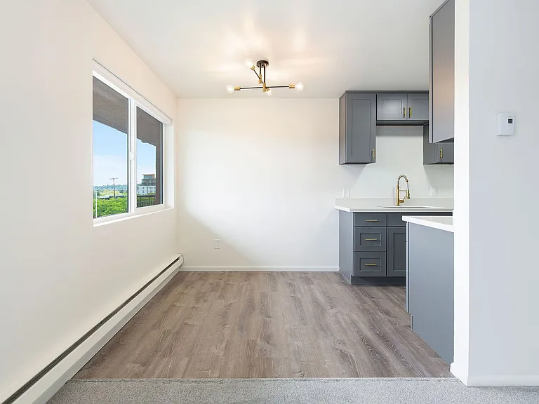 Barrett Apartments — Photo 30