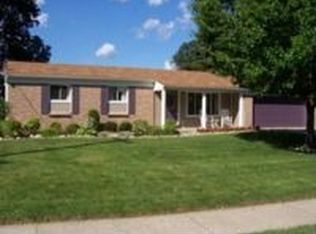 5854 Pleasant Dr, Waterford, MI 48329