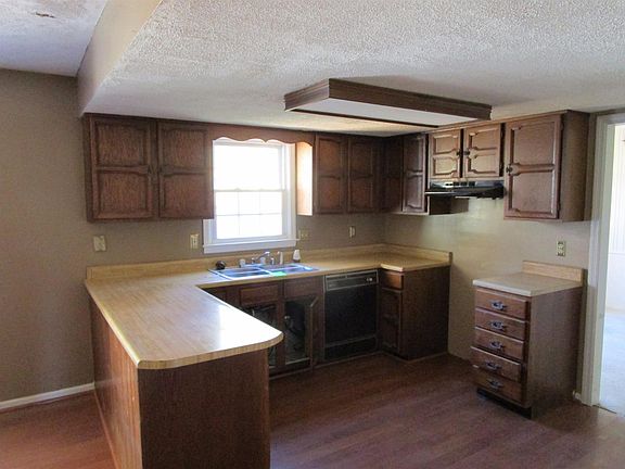 3rd image of 381 Atwood Dr
