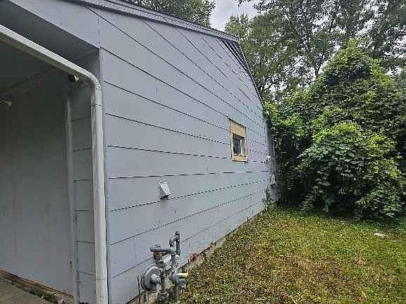 4th image of 7703 E 108th Ter