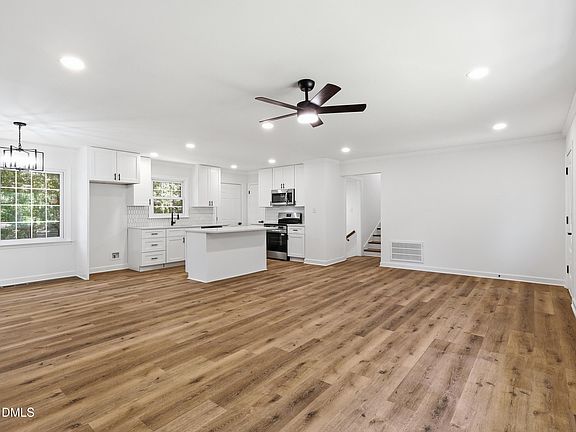 3rd image of 2401 Southern Dr