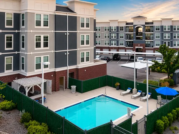 The Hills at Renaissance Apartments