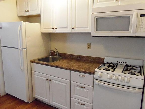 3rd image of 1418 B St