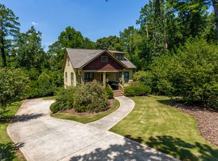 2105 Wildrose Dr, Decatur, GA 30032