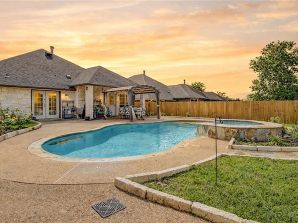 14105 Renee Ln, College Station, TX 77845