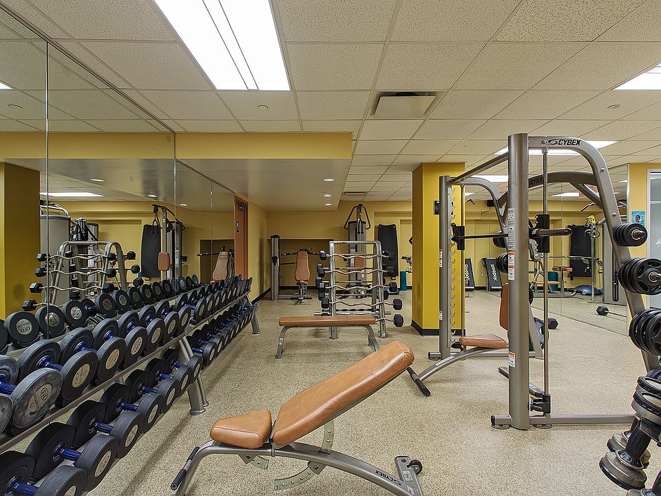 2nd image of 305 E 86th St #11DE
