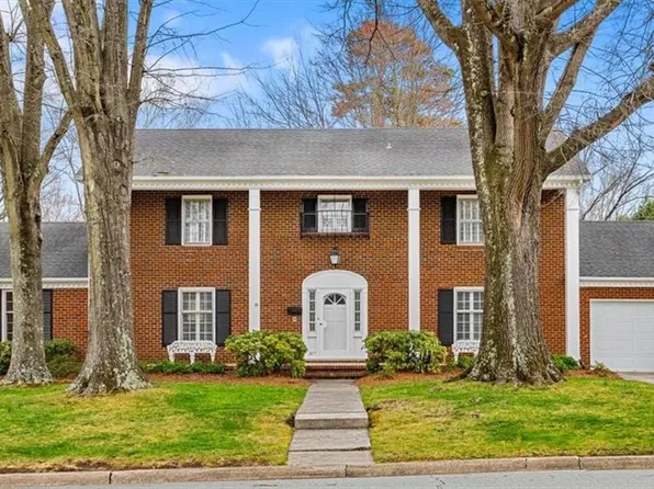 317 Shadowbrook Dr, Burlington, NC 27215