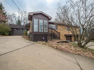 2665 Santa Barbara Dr, Bethel Park, PA 15102