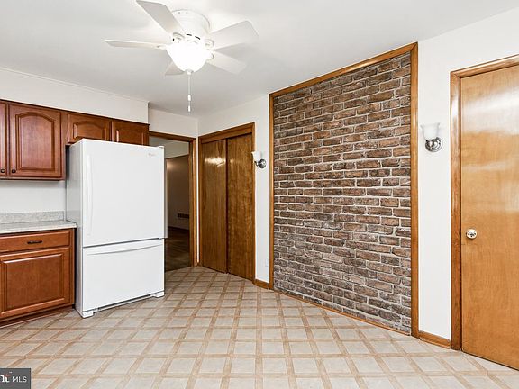 5th image of 208 Opal Ave