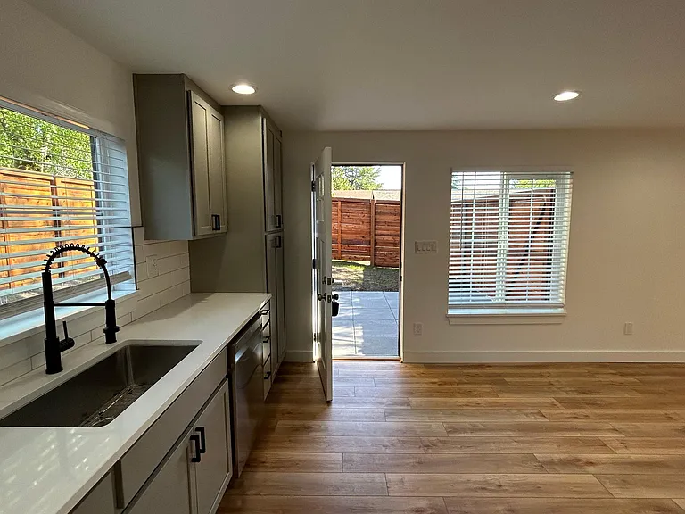 3508 NE 134th St — Photo 6