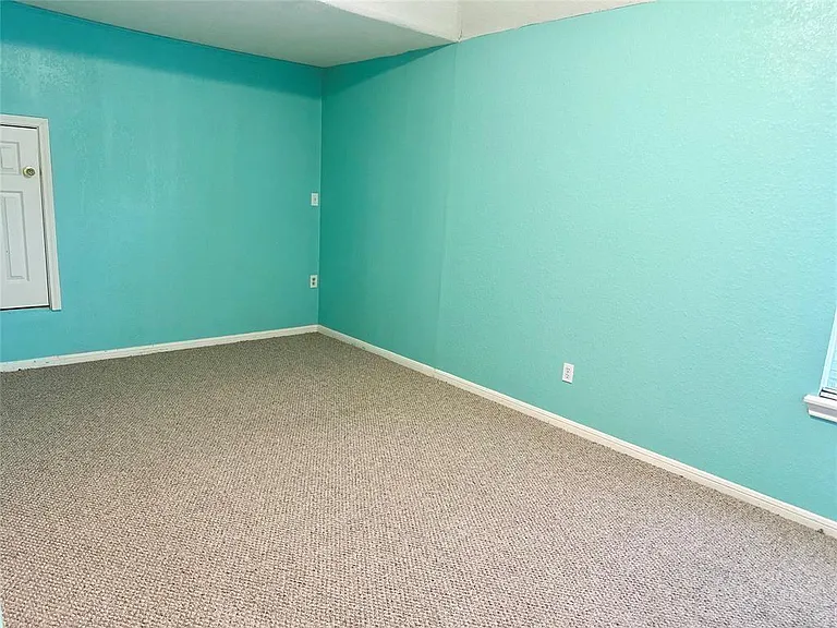 3723 Tumbling Falls Dr — Photo 14