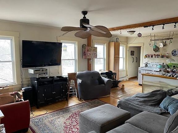 3rd image of 11 White Plains Road
