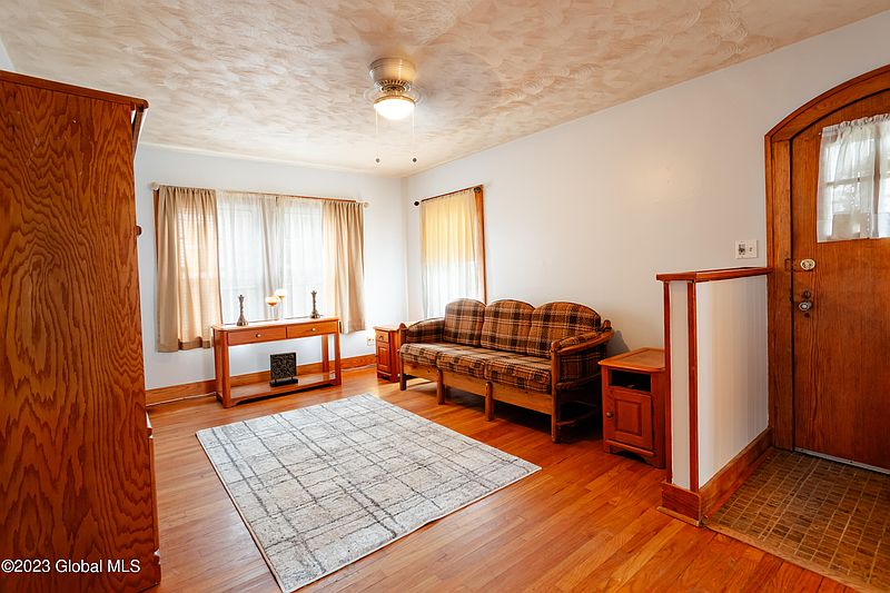 4th image of 7 Gillen Terrace