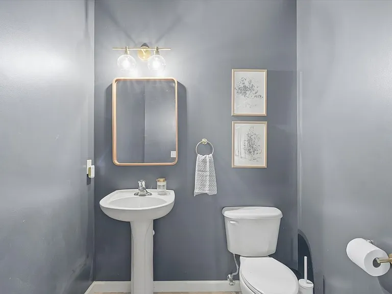 4 Marion Ave #4 — Photo 14