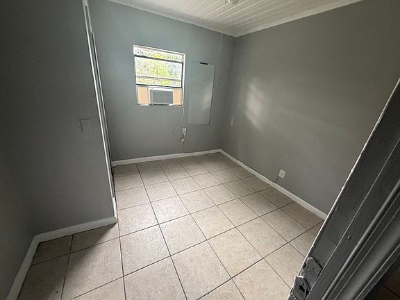 4th image of 1324 44th St #B