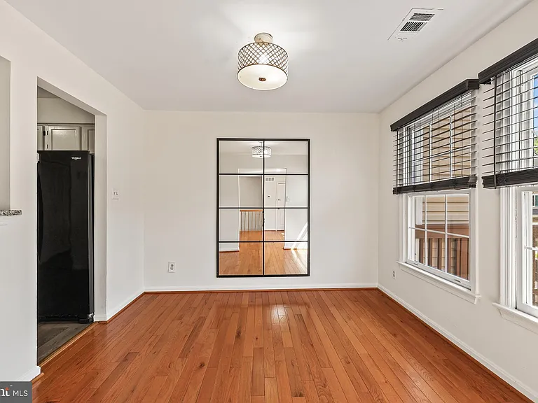 4045 Chetham Way — Photo 10