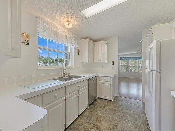 2nd image of 26239 Bonita Fairways Cir