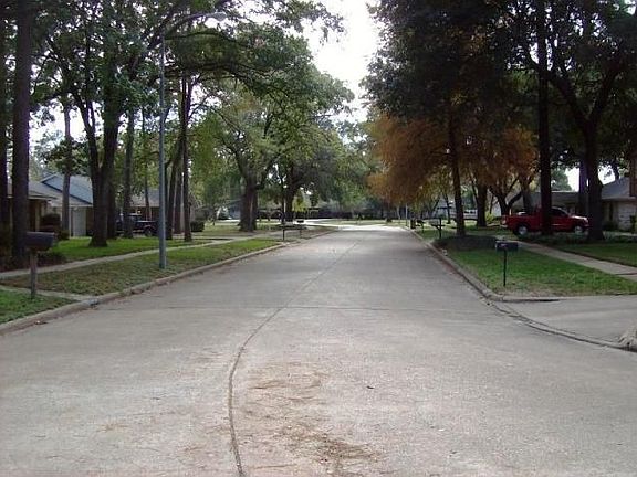 2nd image of 6039 Darkwood Dr