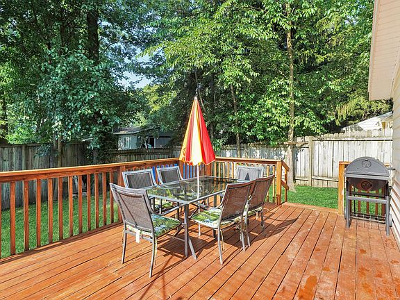 5th image of 1123 Burgis Ct SE