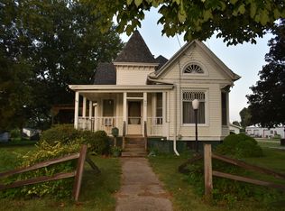 311 N 2nd St, Secor, IL 61771