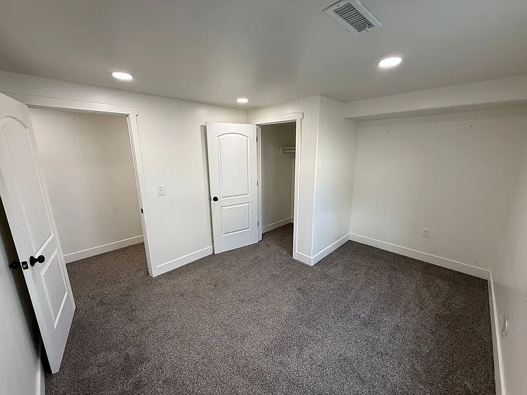 8285 N Lakeshore Drive — Photo 8
