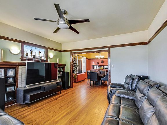 3rd image of 5149 W Wellington Ave