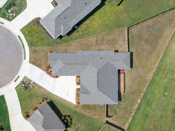 212 Ashbury Cv, Canton, MS 39046