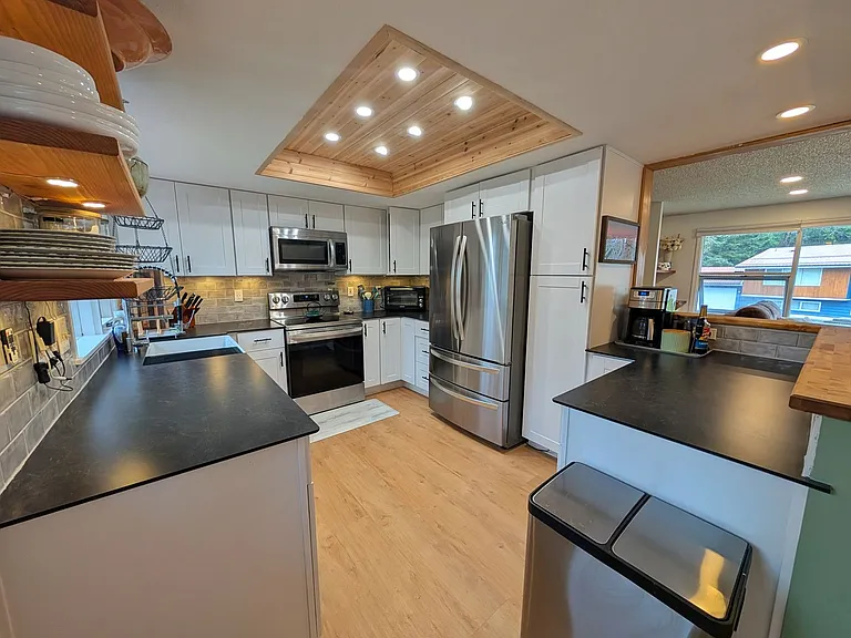 8221 Birch Ln — Photo 5