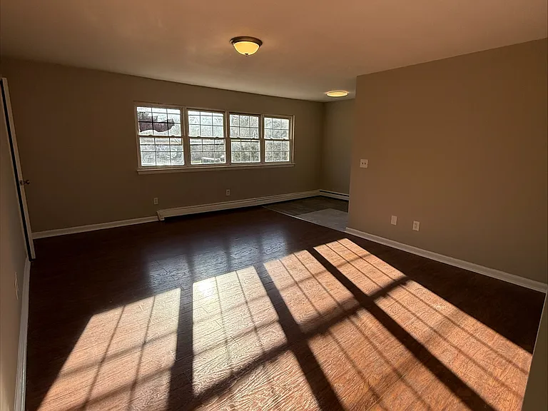 46 Walnut St #C2 — Photo 5