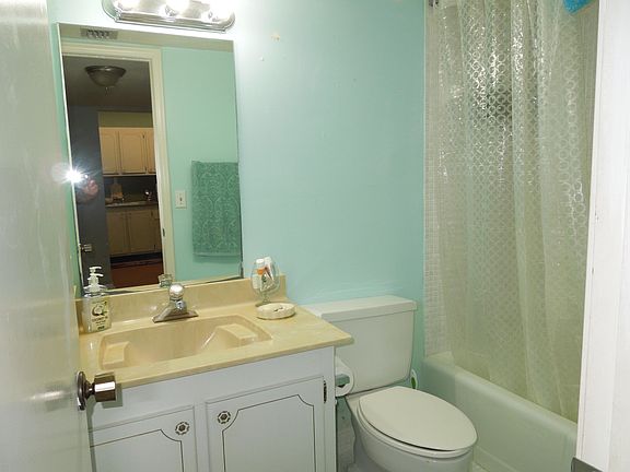 5th image of 1516 S Lakeside Dr APT 209