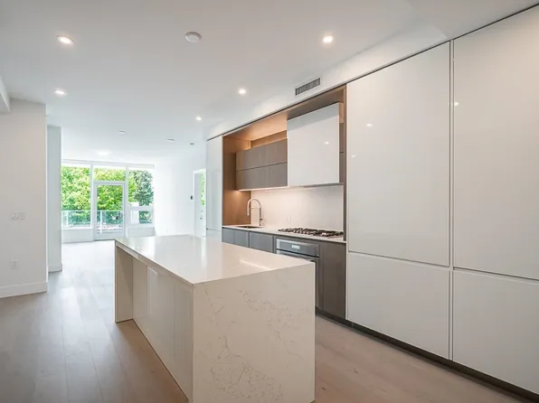 1342 Johnston Rd #212, White Rock, BC V4B 3Z7