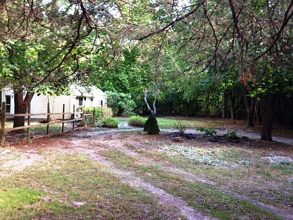 3rd image of 105A Ponquogue Ave