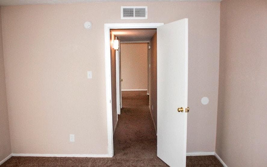1st image of 1609 Joe Ramsey Blvd