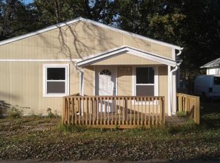 944 NW Lower Silver Lake Rd, Topeka, KS 66608