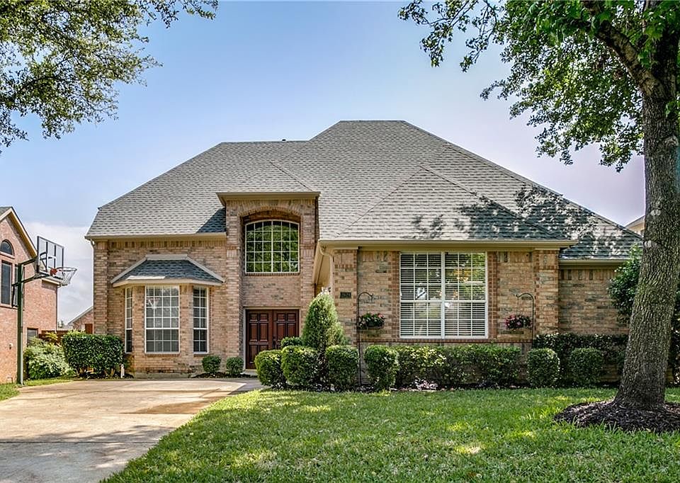 1st image of 2821 Pond Wood Dr