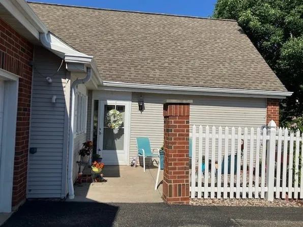 869 N High Point Rd, Madison, WI 53717
