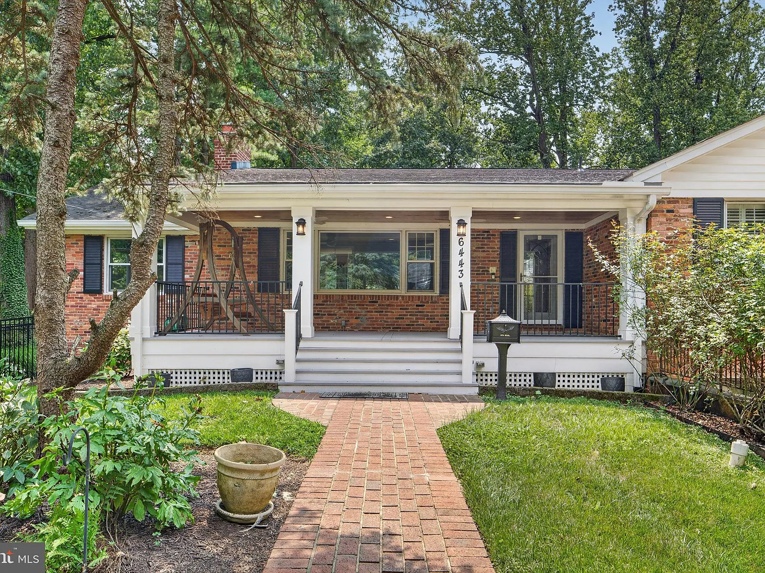 4 bed, 3.0 bath, 3423 sqft, $5,900 — Photo 3