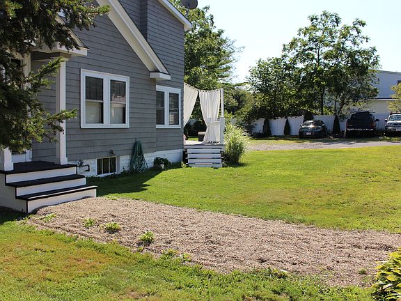 3rd image of 402 Essex Ave